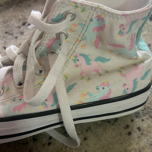 Girls Converse Allstar, Size 2- white shoes with unicorns. Great condition - Picture 2 of 10
